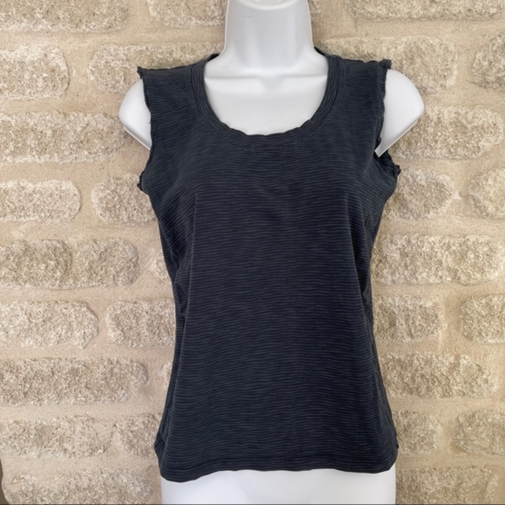 Armani Collezioni tee wavy stripe sleeveless 10 XS blue